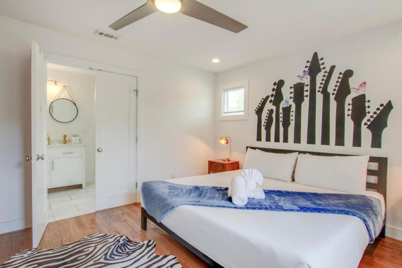 Howdy House New And Trendy With Rooftop Deck Nashville Dış mekan fotoğraf
