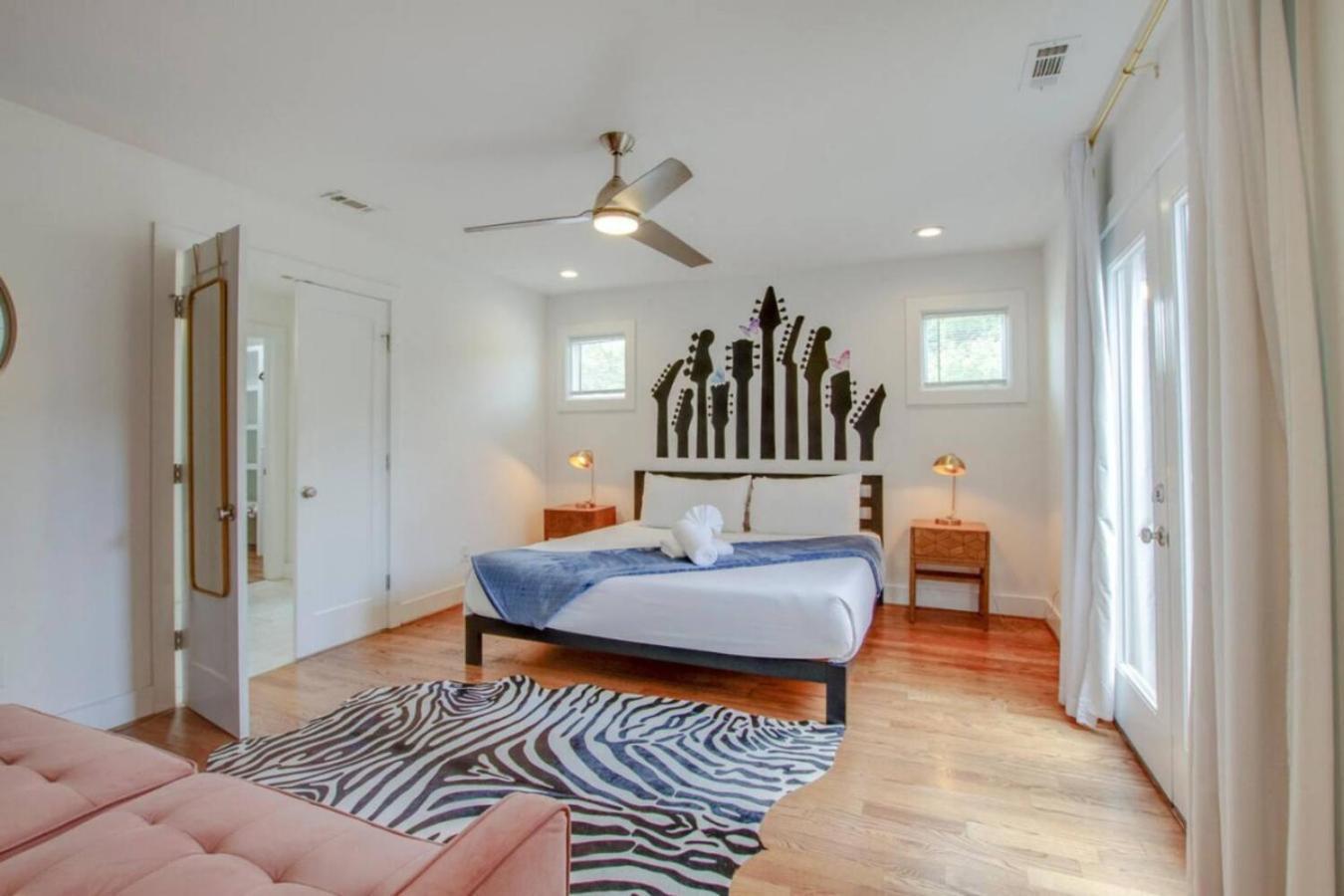 Howdy House New And Trendy With Rooftop Deck Nashville Dış mekan fotoğraf
