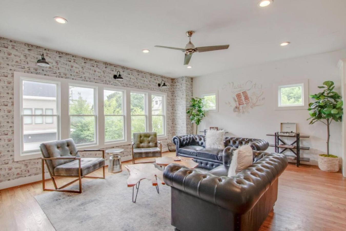 Howdy House New And Trendy With Rooftop Deck Nashville Dış mekan fotoğraf